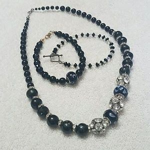 Beautiful necklace and 2 bracelets